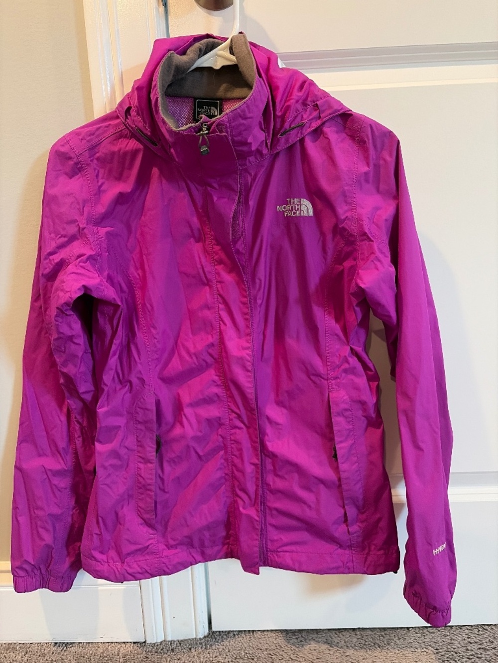 Women’s North Face raincoat